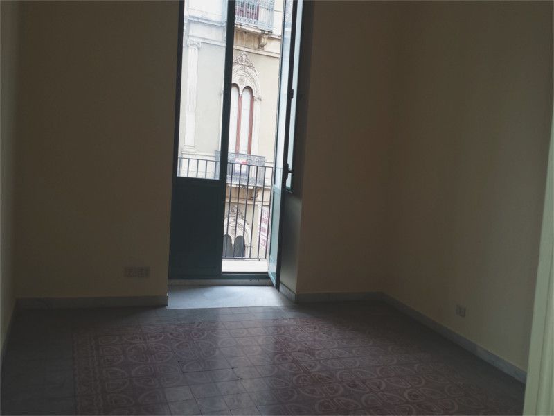 Appartamento 2 vani e mezzo in Via Etnea, Catania