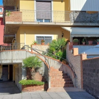 Appartamento con garage, Gravina di Catania (CT)